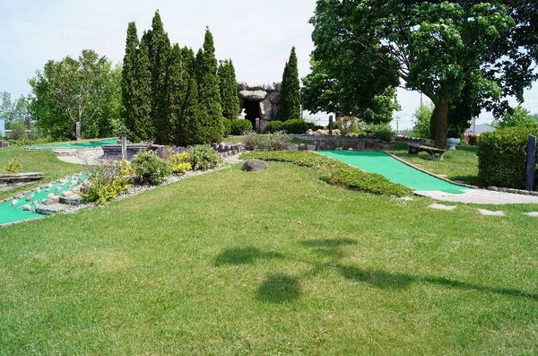 Southmoor Golf Club Bar & Grill - Real Estate Listing Photo